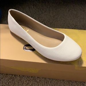 Brand new white ballet flat